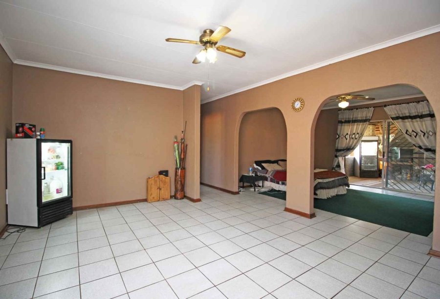 4 Bedroom Property for Sale in Greenhills Gauteng