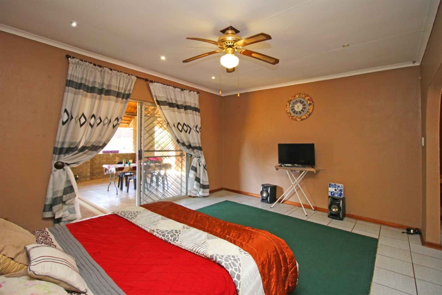 4 Bedroom Property for Sale in Greenhills Gauteng