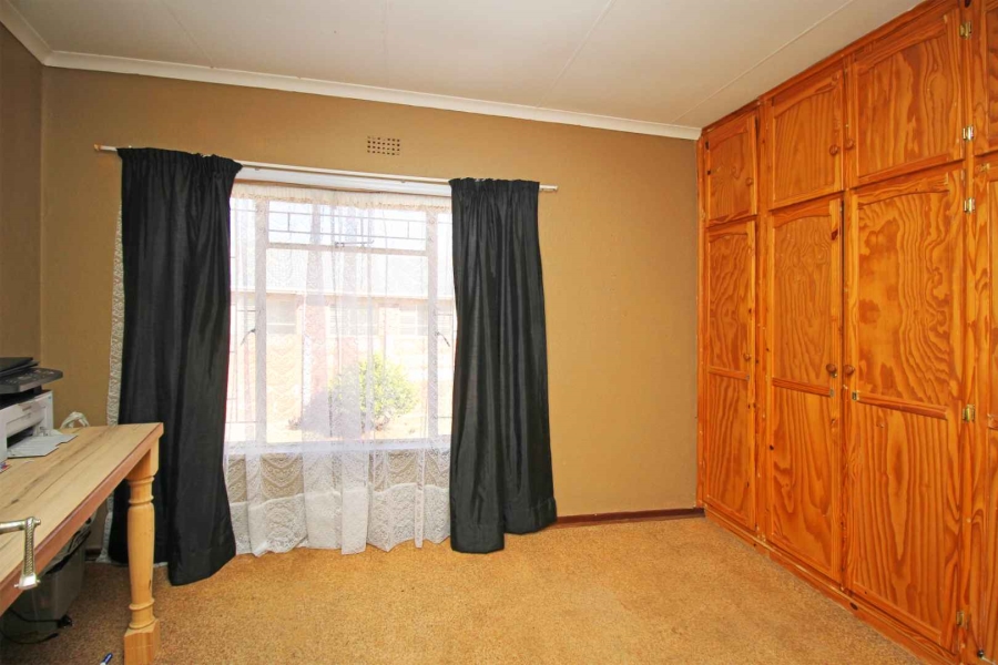 4 Bedroom Property for Sale in Greenhills Gauteng