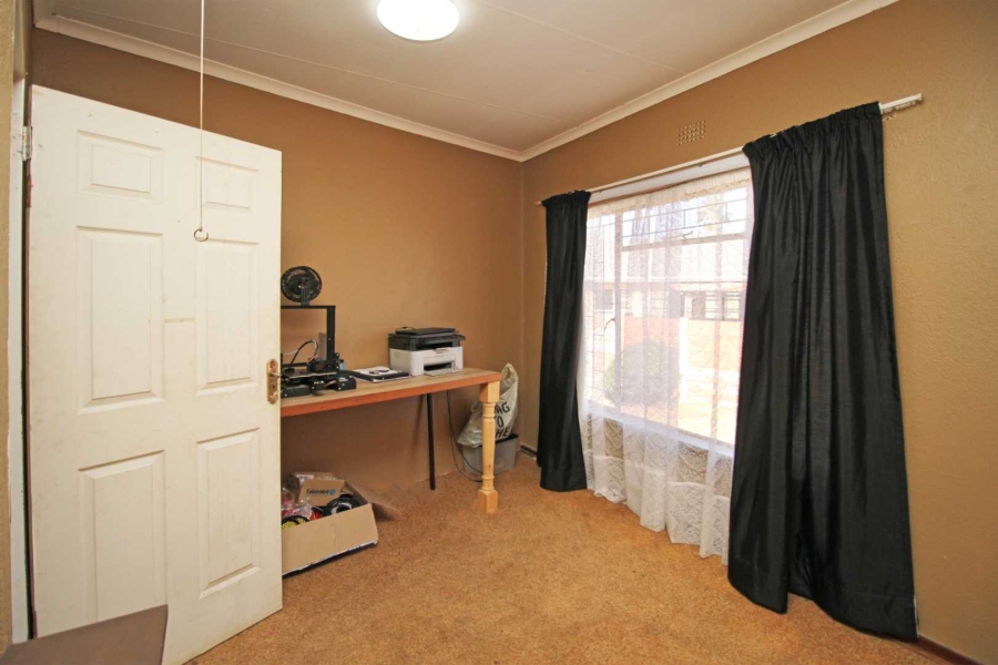 4 Bedroom Property for Sale in Greenhills Gauteng