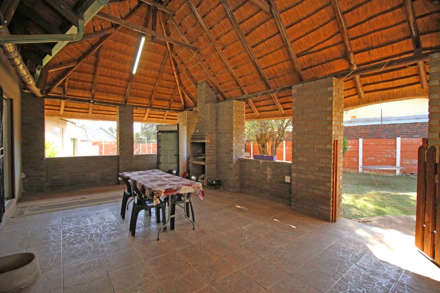4 Bedroom Property for Sale in Greenhills Gauteng