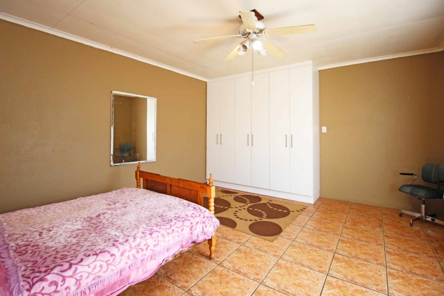 4 Bedroom Property for Sale in Greenhills Gauteng