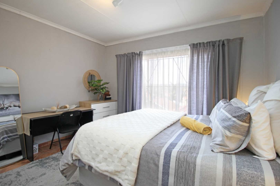 2 Bedroom Property for Sale in Greenhills Gauteng