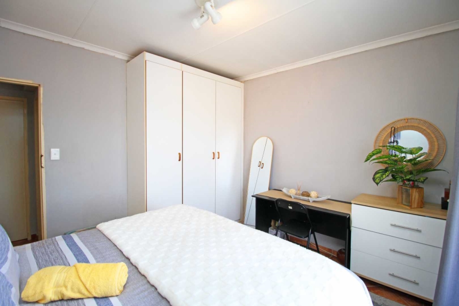 2 Bedroom Property for Sale in Greenhills Gauteng