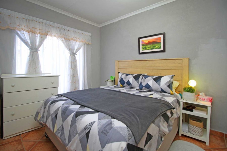 2 Bedroom Property for Sale in Greenhills Gauteng