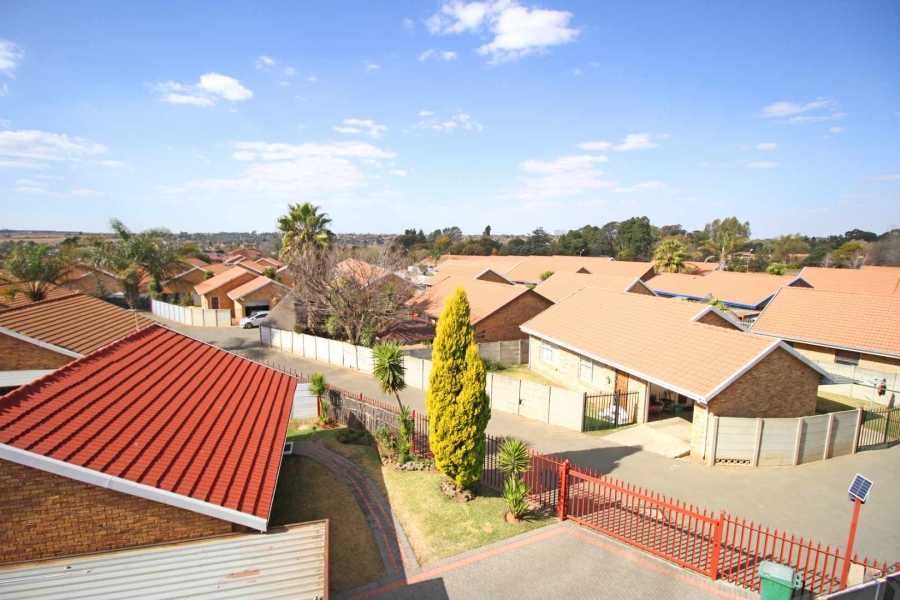 2 Bedroom Property for Sale in Greenhills Gauteng