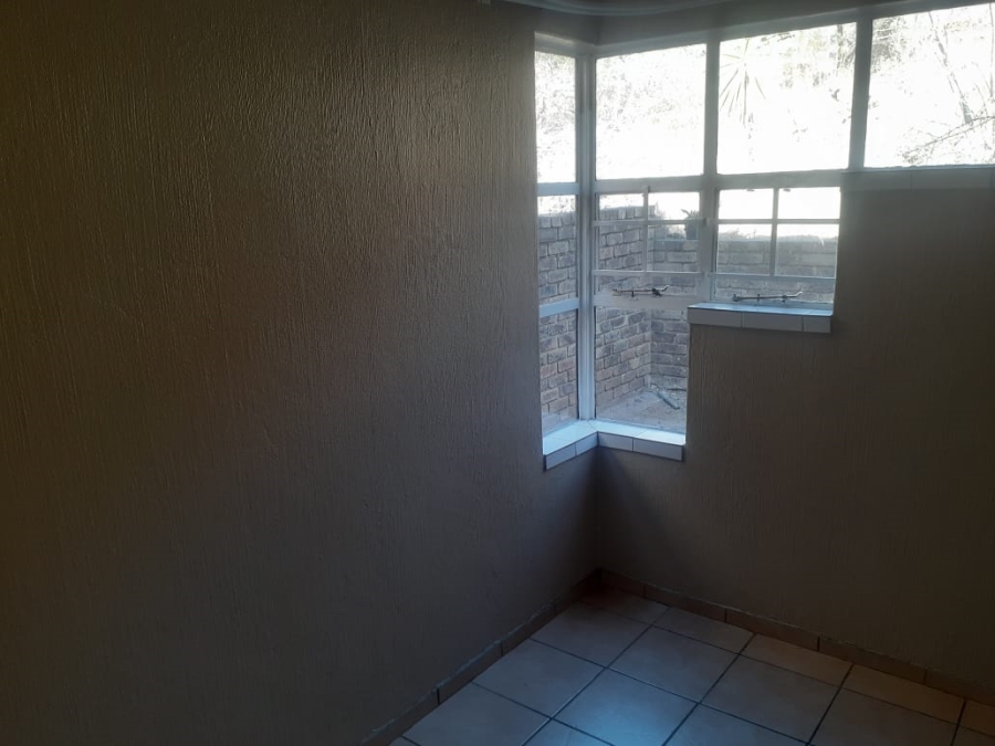 2 Bedroom Property for Sale in Gezina Gauteng