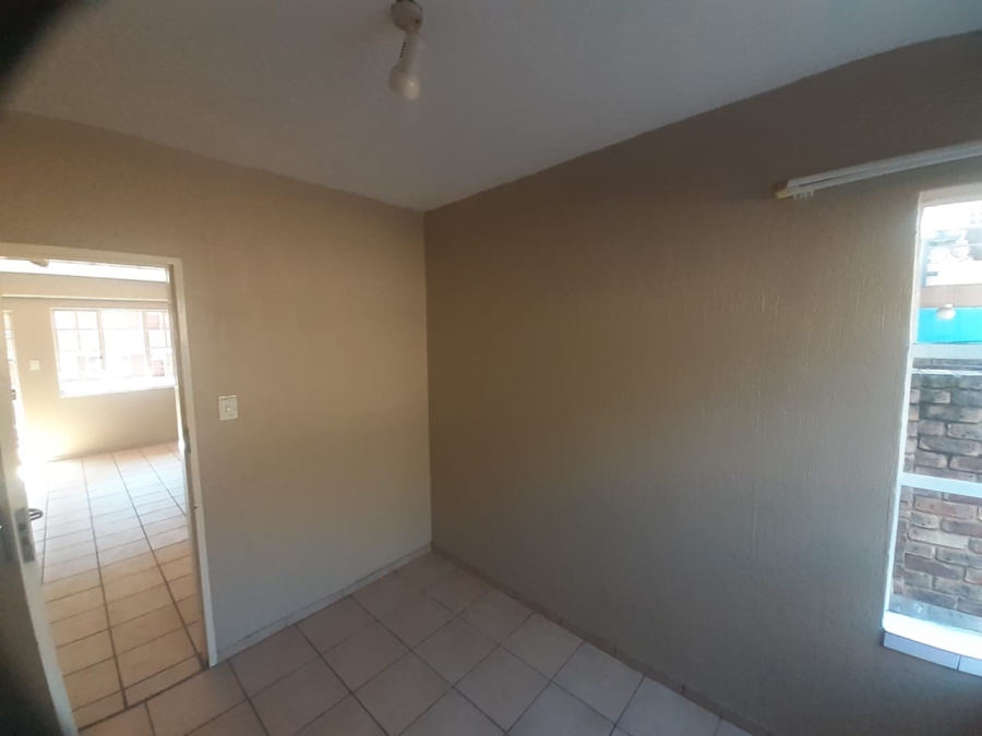 2 Bedroom Property for Sale in Gezina Gauteng
