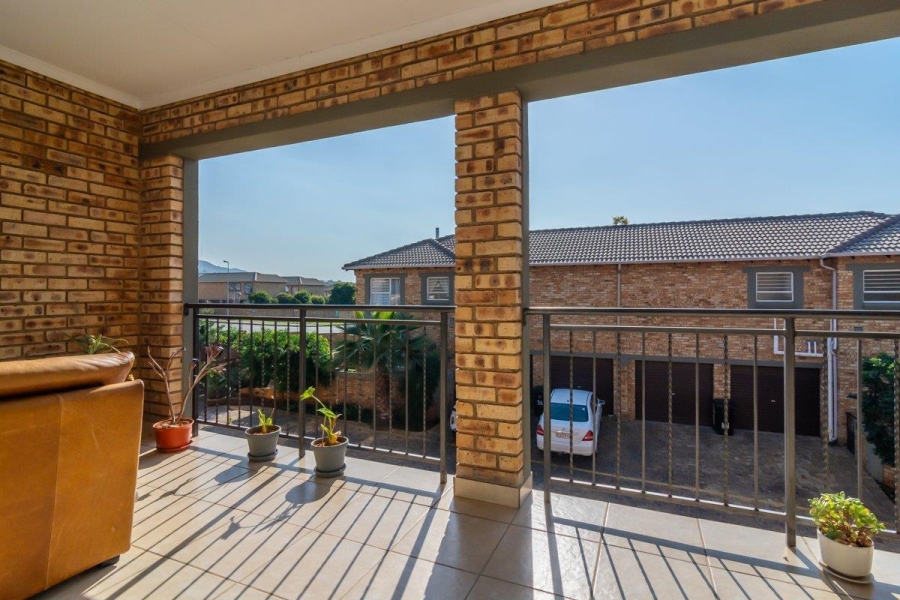 3 Bedroom Property for Sale in Wilgeheuwel Gauteng