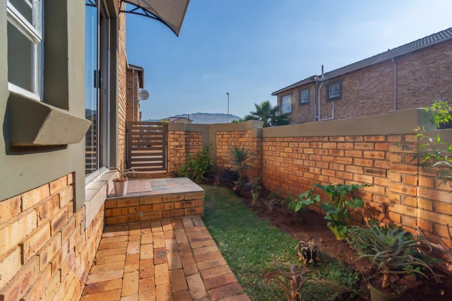 3 Bedroom Property for Sale in Wilgeheuwel Gauteng