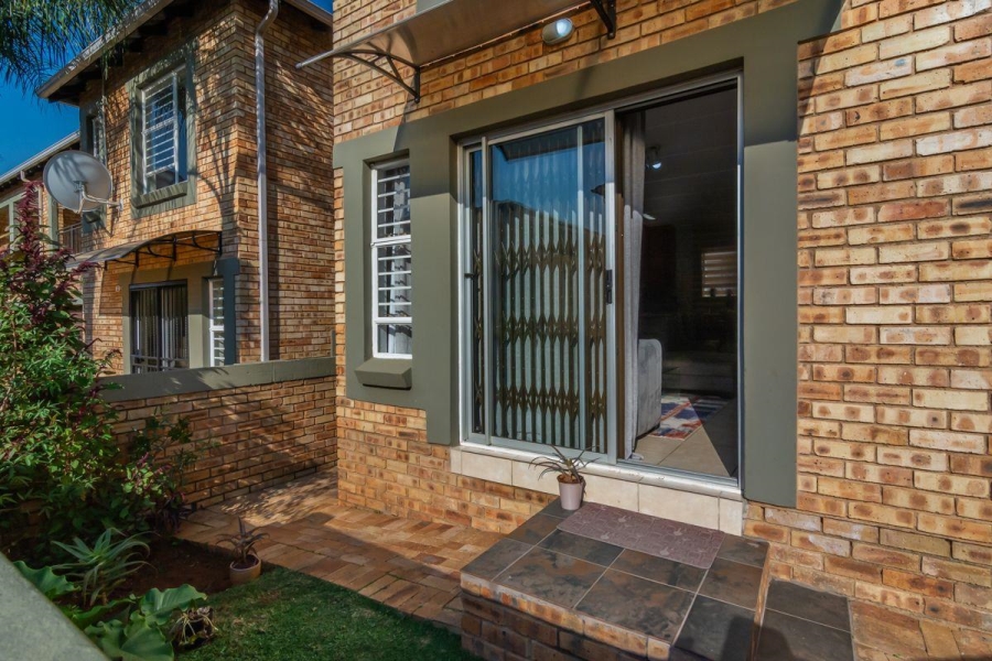 3 Bedroom Property for Sale in Wilgeheuwel Gauteng