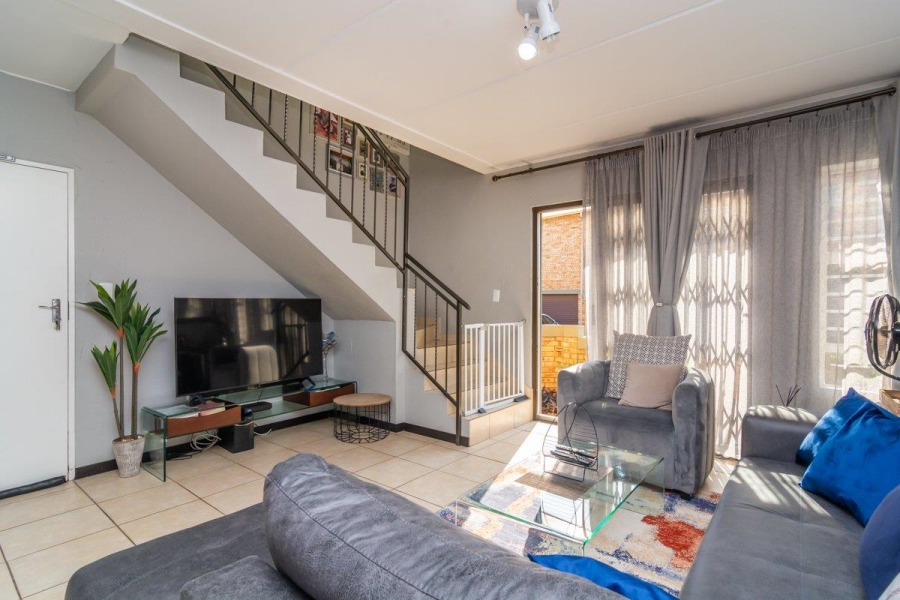 3 Bedroom Property for Sale in Wilgeheuwel Gauteng
