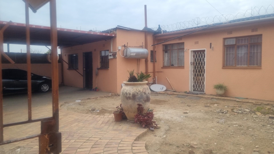 9 Bedroom Property for Sale in Forest Hill Gauteng