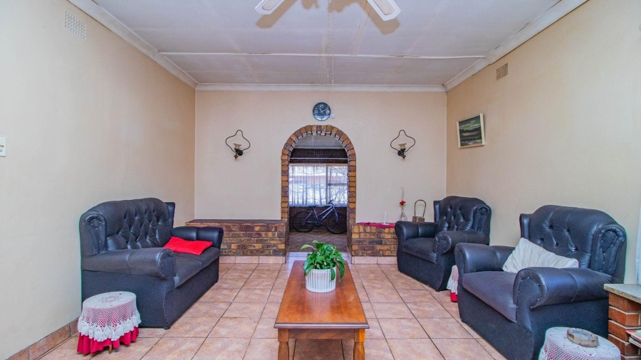 6 Bedroom Property for Sale in Strubenvale Gauteng