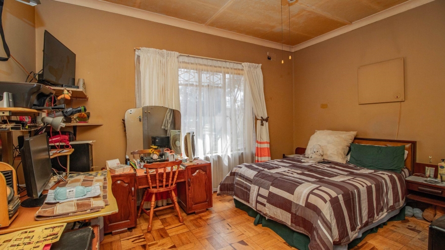 6 Bedroom Property for Sale in Strubenvale Gauteng