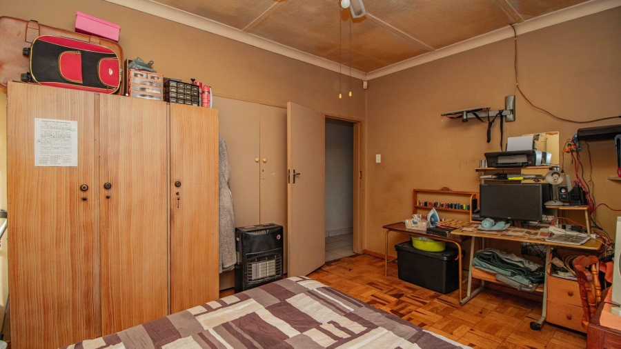 6 Bedroom Property for Sale in Strubenvale Gauteng