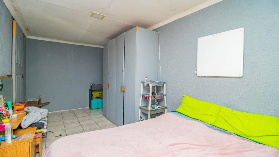 6 Bedroom Property for Sale in Strubenvale Gauteng