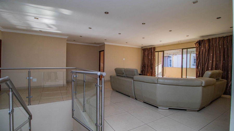 4 Bedroom Property for Sale in La Como Lifestyle Estate Gauteng