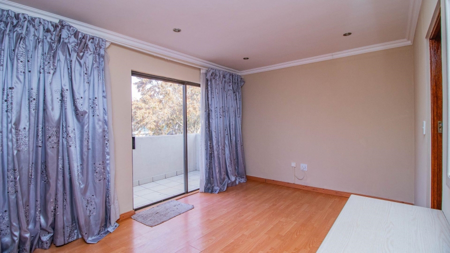 4 Bedroom Property for Sale in La Como Lifestyle Estate Gauteng