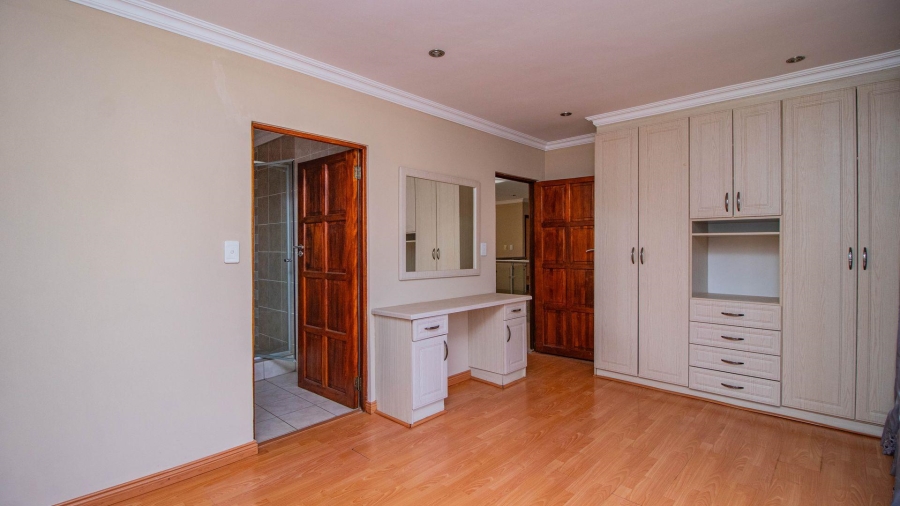 4 Bedroom Property for Sale in La Como Lifestyle Estate Gauteng