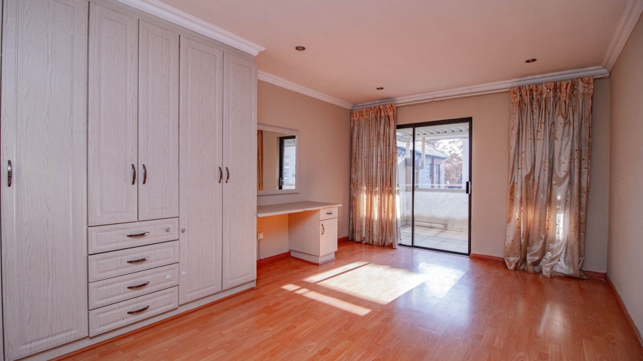 4 Bedroom Property for Sale in La Como Lifestyle Estate Gauteng