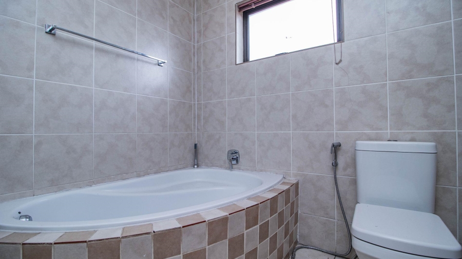 4 Bedroom Property for Sale in La Como Lifestyle Estate Gauteng