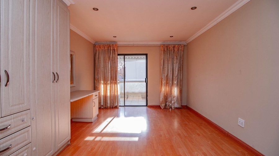 4 Bedroom Property for Sale in La Como Lifestyle Estate Gauteng