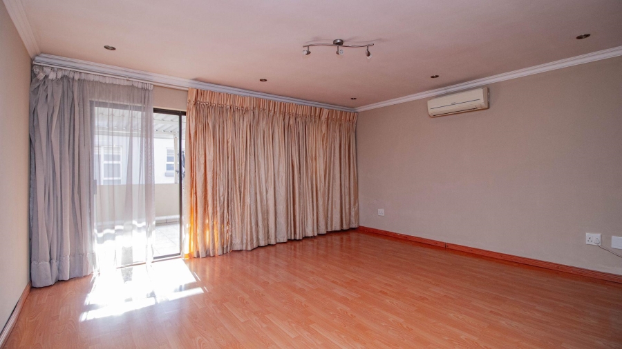 4 Bedroom Property for Sale in La Como Lifestyle Estate Gauteng