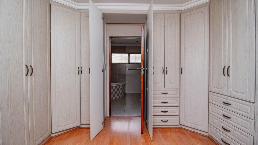 4 Bedroom Property for Sale in La Como Lifestyle Estate Gauteng
