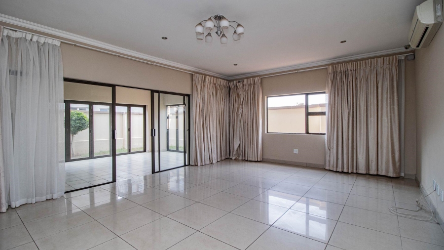 4 Bedroom Property for Sale in La Como Lifestyle Estate Gauteng