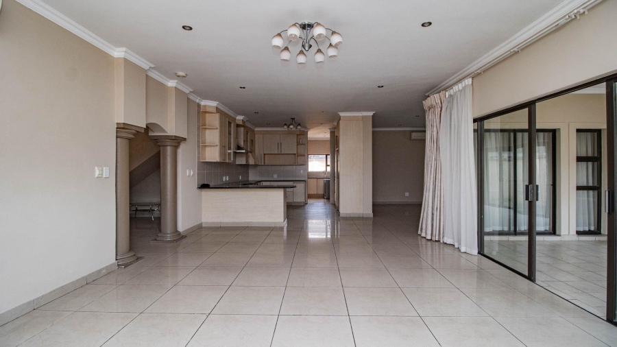 4 Bedroom Property for Sale in La Como Lifestyle Estate Gauteng