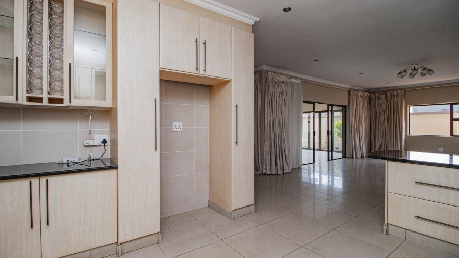 4 Bedroom Property for Sale in La Como Lifestyle Estate Gauteng