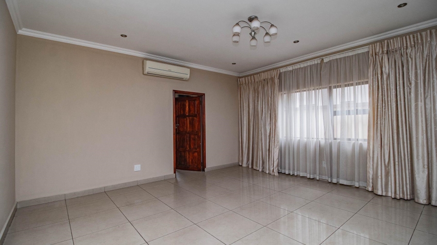 4 Bedroom Property for Sale in La Como Lifestyle Estate Gauteng