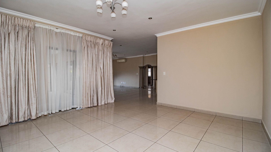 4 Bedroom Property for Sale in La Como Lifestyle Estate Gauteng