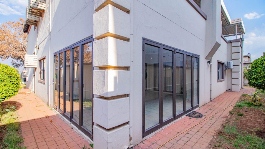 4 Bedroom Property for Sale in La Como Lifestyle Estate Gauteng