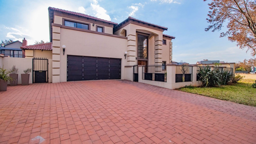 4 Bedroom Property for Sale in La Como Lifestyle Estate Gauteng