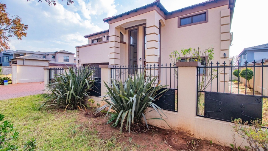 4 Bedroom Property for Sale in La Como Lifestyle Estate Gauteng