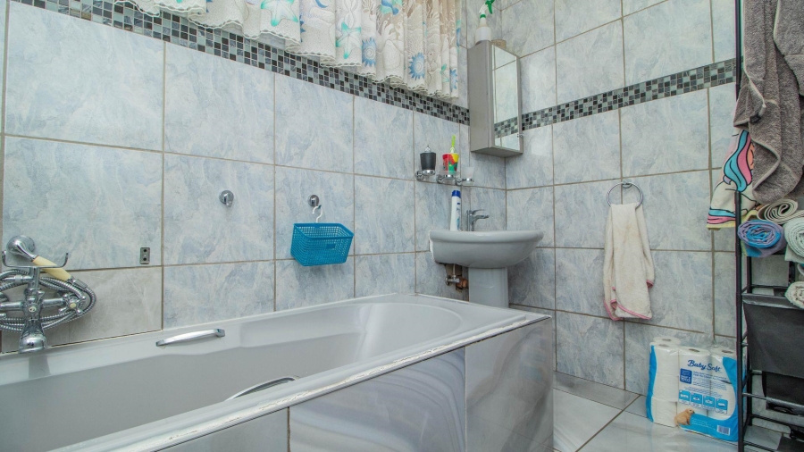 2 Bedroom Property for Sale in Benoni Central Gauteng