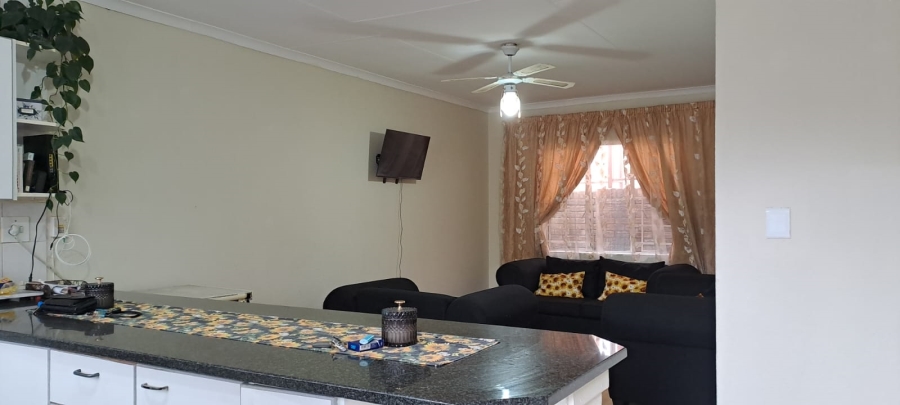2 Bedroom Property for Sale in South Crest Gauteng