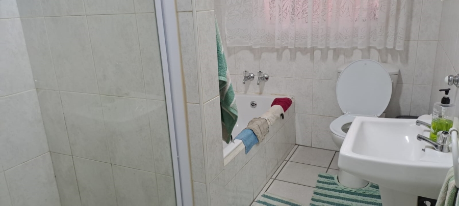 2 Bedroom Property for Sale in South Crest Gauteng