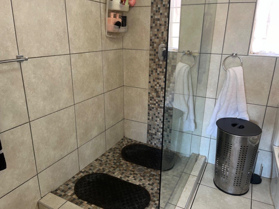 2 Bedroom Property for Sale in Glenvista Gauteng