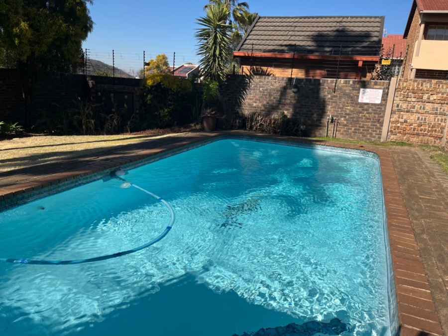 2 Bedroom Property for Sale in Glenvista Gauteng