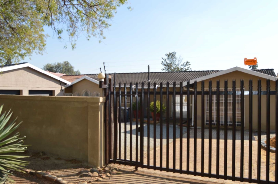3 Bedroom Property for Sale in Albertsdal Gauteng