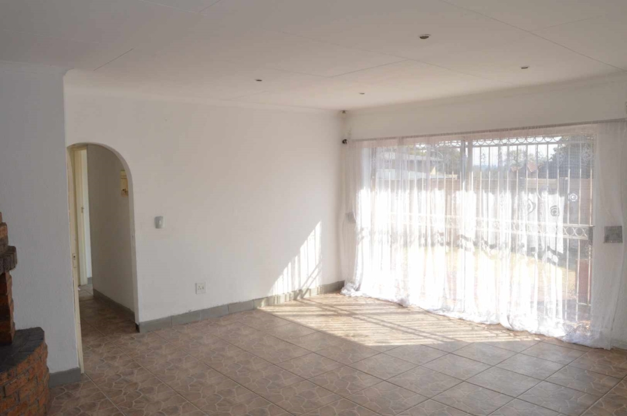 3 Bedroom Property for Sale in Albertsdal Gauteng