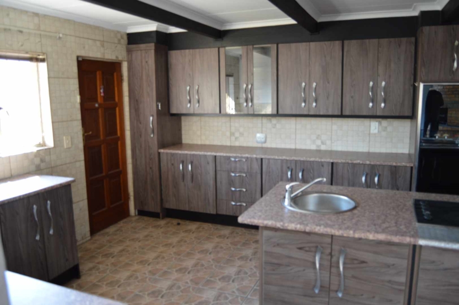 3 Bedroom Property for Sale in Albertsdal Gauteng