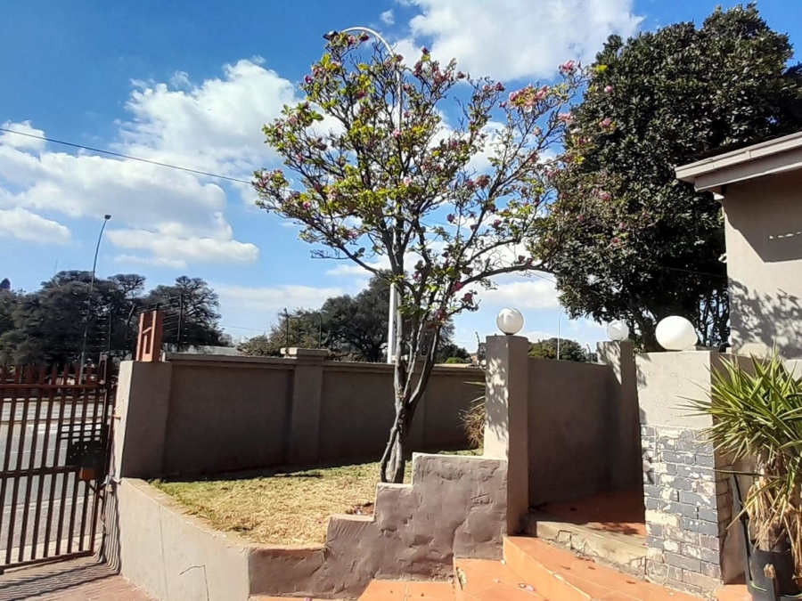 4 Bedroom Property for Sale in Florida North Gauteng