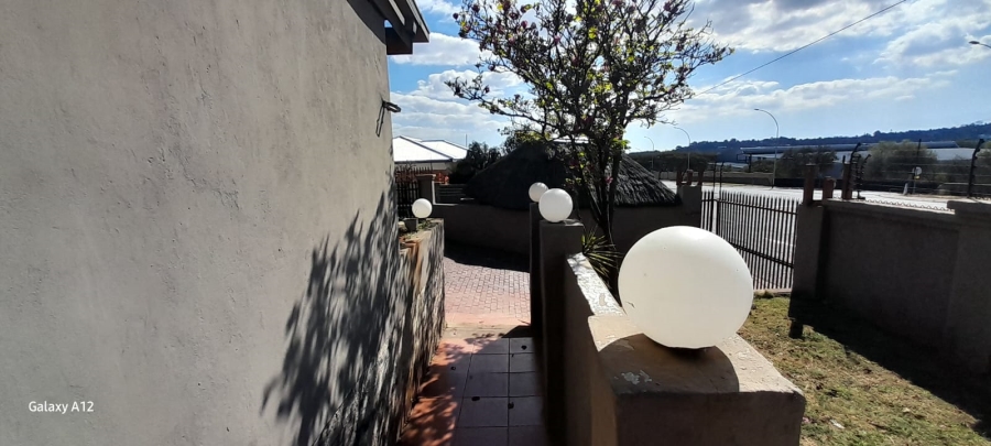 4 Bedroom Property for Sale in Florida North Gauteng