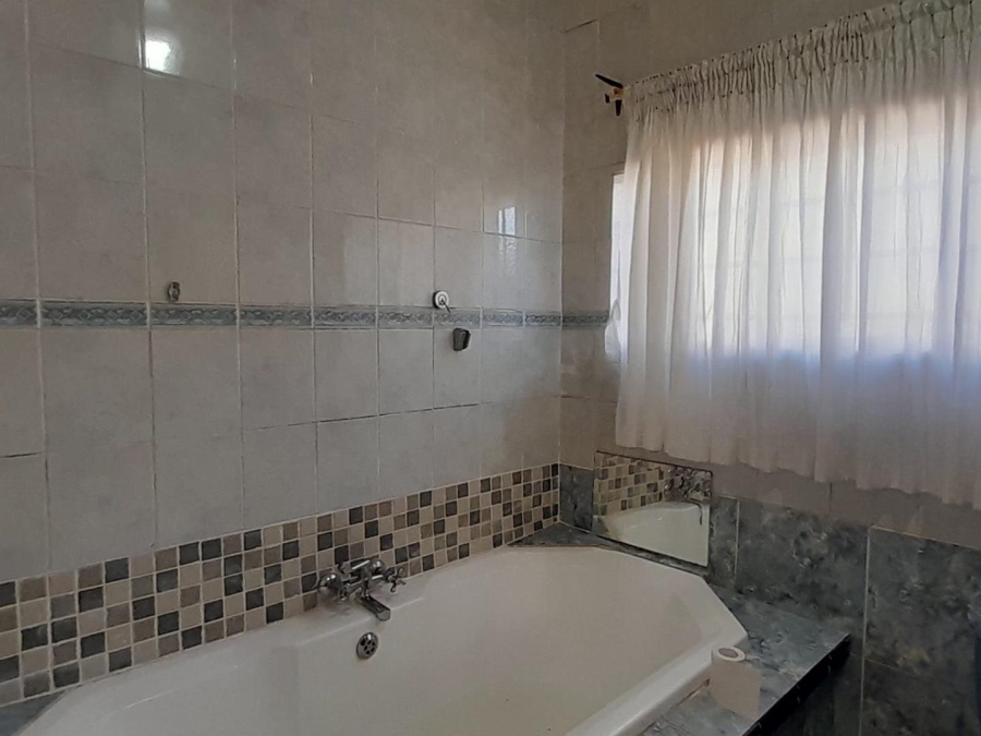 4 Bedroom Property for Sale in Florida North Gauteng