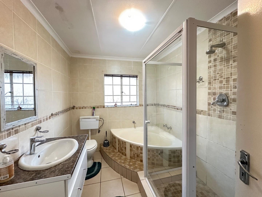 3 Bedroom Property for Sale in Annlin Gauteng