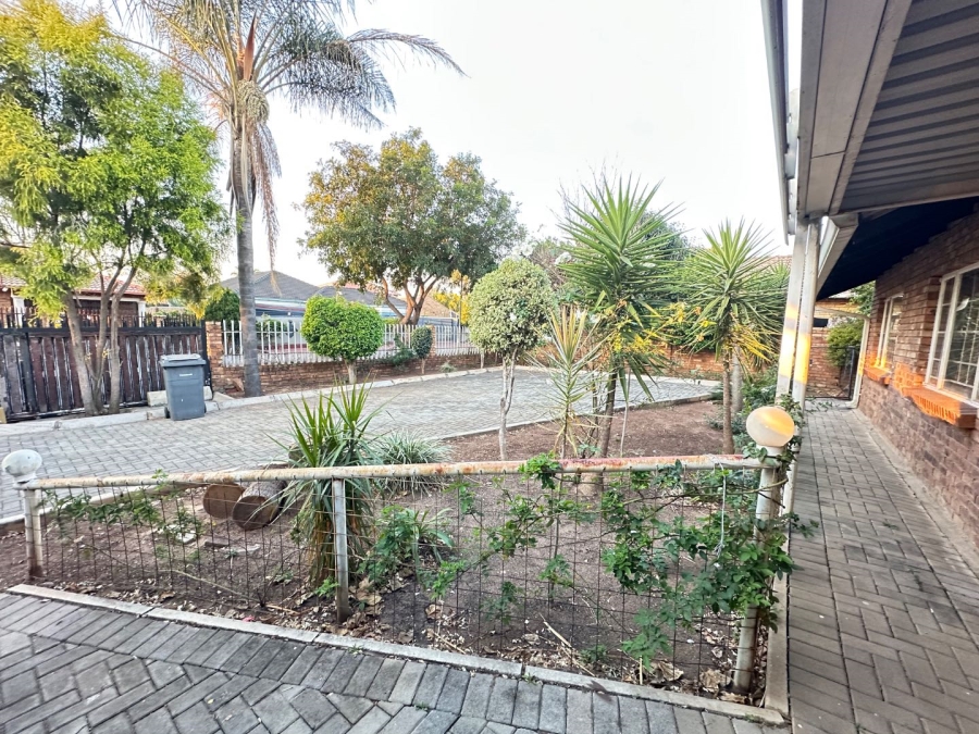 3 Bedroom Property for Sale in Annlin Gauteng